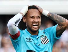 内马尔在日本队比赛中出色防守，持续失利引发热议！