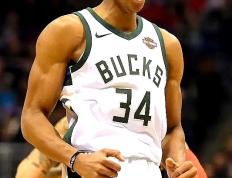 TheShy遭遇二十持续失利，雄鹿教练压力巨大！