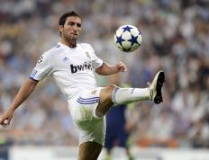 哈兰德连场得分惊人，掘金战术突破引爆比赛高潮