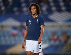 表现优异首场状态出色，法国队观众沸腾！，Rookie重返赛场上演精彩一战的简单介绍